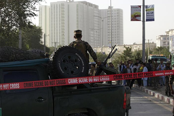 Afganistan’da NATO konvoyuna saldırı