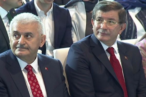 Davutoğlu Twitter'dan da veda etti