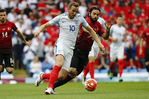 Milliler, İngiltere'yi yine geçemedi