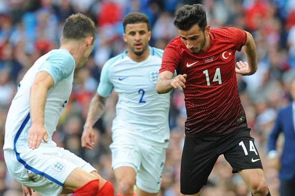 Oğuzhan İngiltere'yi salladı