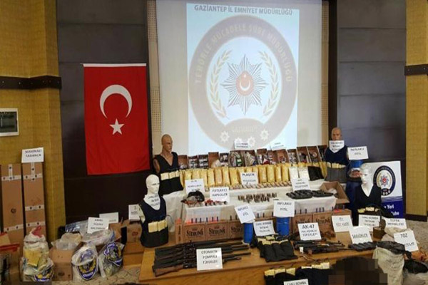 IŞİD operasyonlarında canlı bomba yelekleri bulundu