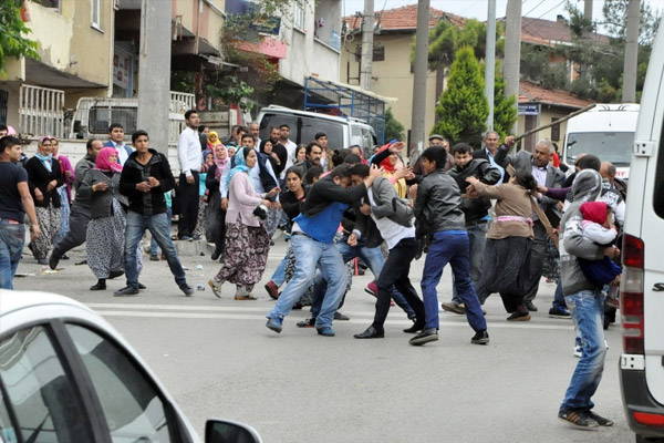 Kocaeli'de iki aile birbirine girdi