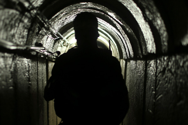 İsrail, Hamas tünellerini arıyor