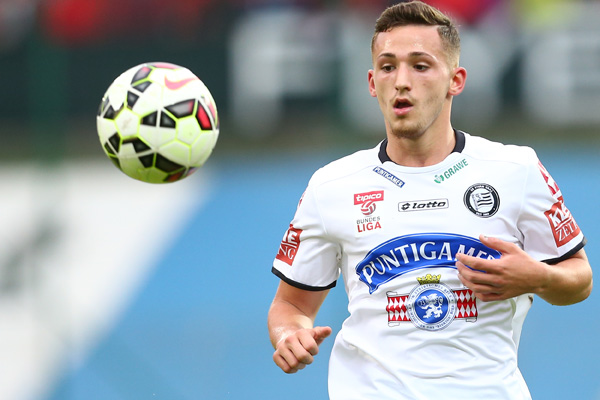 Beşiktaş Arnavut yıldızı Türkiye'ye getirdi