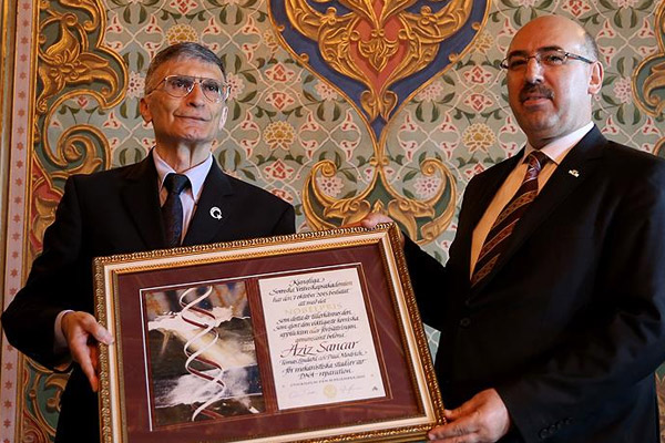 Aziz Sancar Nobel'i üniversitesine bağışladı