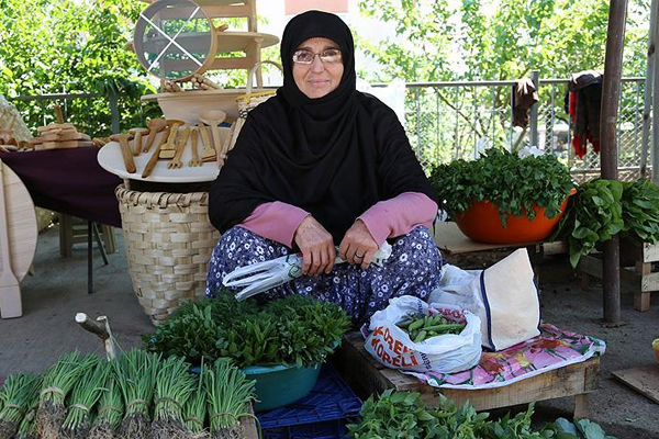 Kardeşinin bakan olduğunu pazarda öğrendi