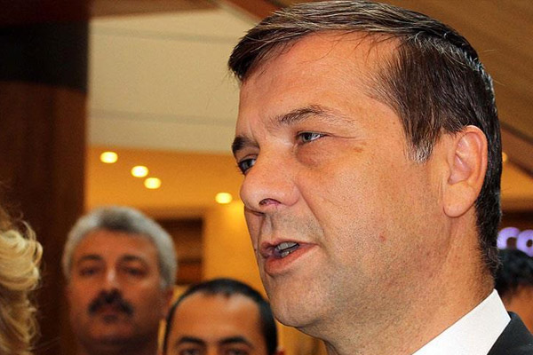 İntihar girişiminde bulunan Vali Yardımcısı hayatını kaybetti