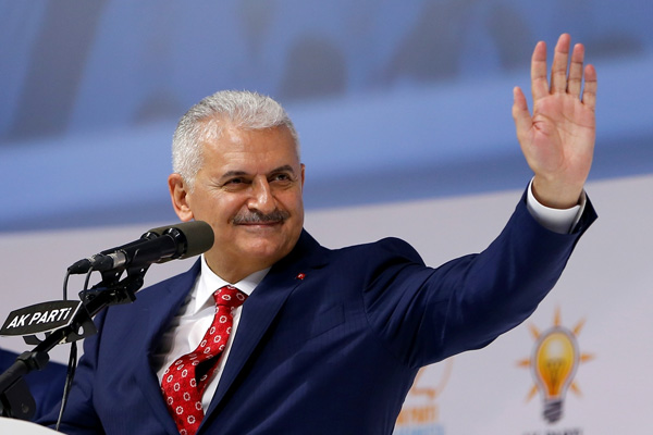Binali Yıldırım’ın sesi neden kısılıyor?