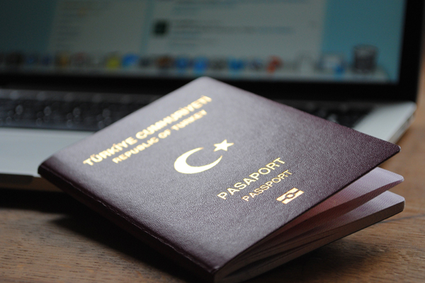 Parmak izi olmayan pasaportlara yasak