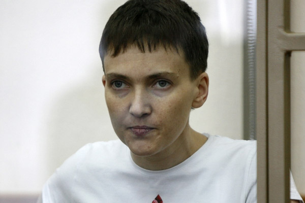 Rusya Ukraynalı kadın pilotu serbest bıraktı