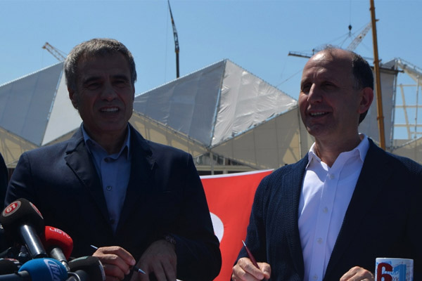 Ersun Yanal imzayı attı