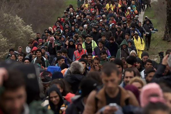 2 bin mülteci İdomeni'den tahliye edildi