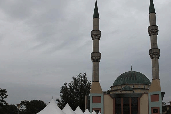 Hollanda’da camilere yardım engeli!