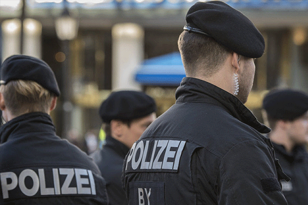 Polisi, sığınmacıları işe alacak