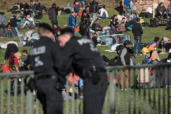 Almanya'da Uyum Yasası tasarısı kabul edildi