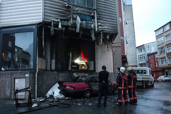İstanbul'da bir otomobil kundaklandı