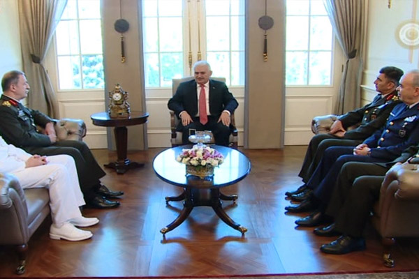 Başbakan Yıldırım komutanları kabul etti