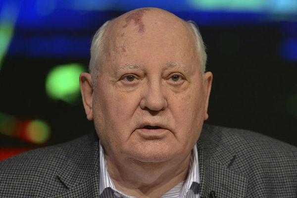 Gorbaçov'a ülkeye giriş yasağı