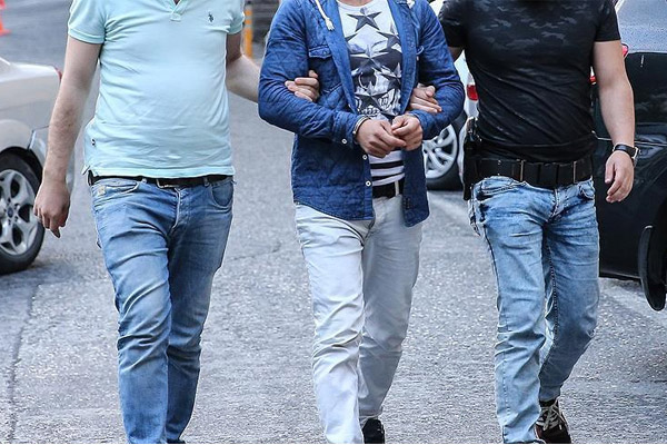 İstanbul'da 20 adrese operasyon