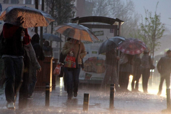 Meteoroloji'den bazı bölgelere sağanak uyarısı