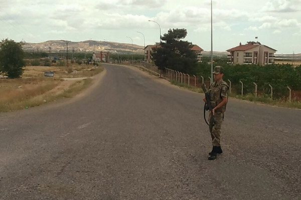 Gaziantep'e iki roket mermisi atıldı