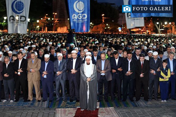 Ayasofya'da fetih namazı
