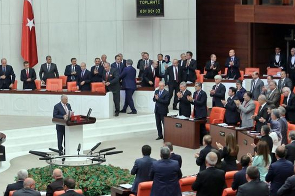 65. Hükümet güven oyu aldı