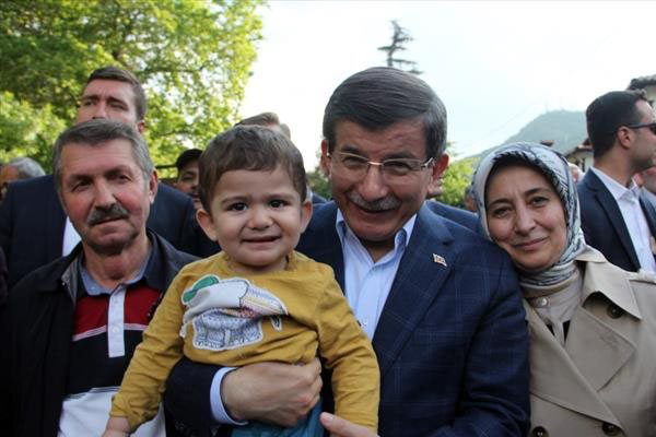 Davutoğlu’na sevgi seli