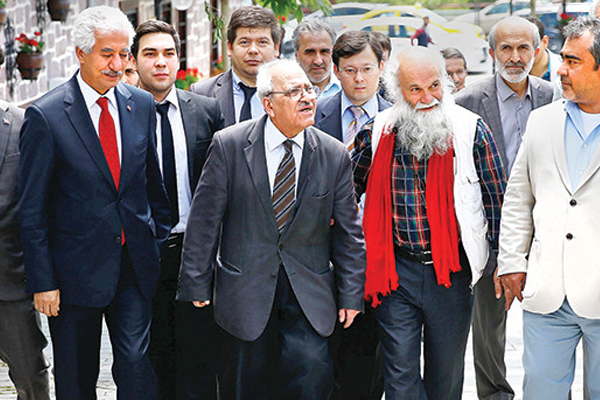 Sezai Karakoç: Siyasetteki gerilim ülkeyi ve toplumu yıpratıyor