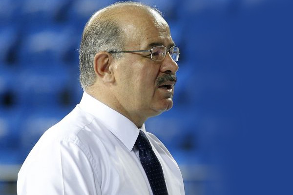 Mehmet Ali Şahin'den Hüseyin Çelik'e: Neden dışarıda konuşuyorsun?