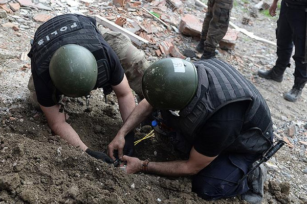 Mardin'de bin 80 el yapımı patlayıcı imha edildi