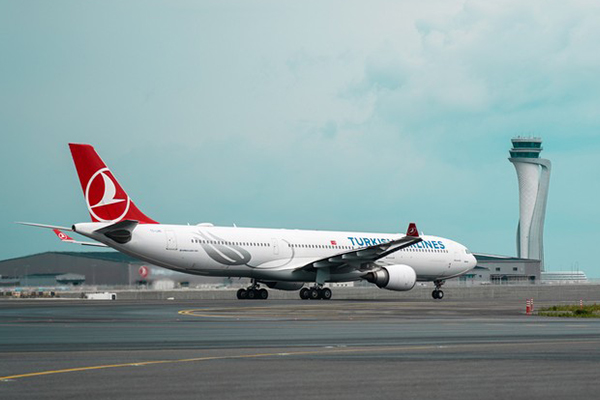 59 günlük aranın ardından THY seferlere başladı