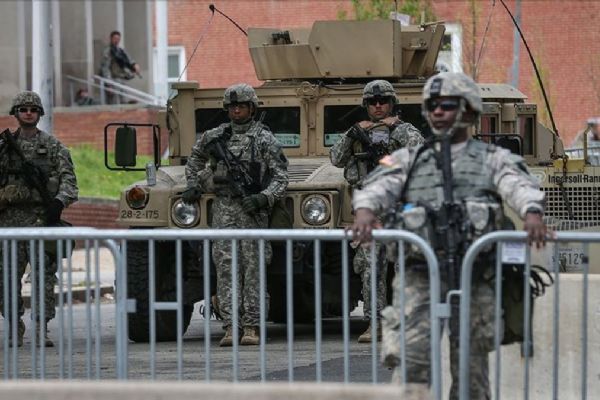 Amerika'da asker Washington'dan çekilmiyor