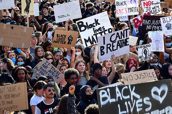 ABD'deki protestolar İsveç'e de sıçradı