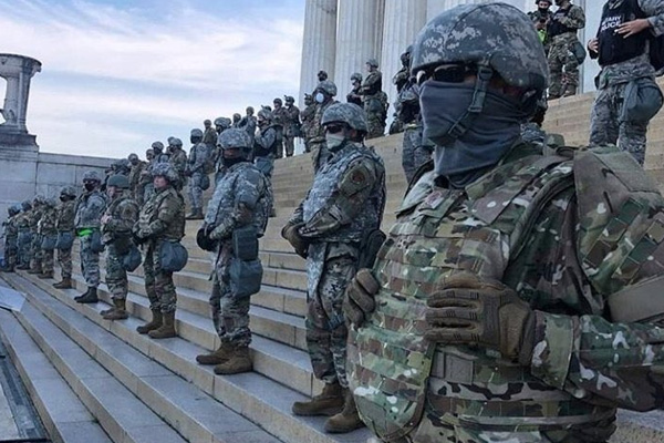Pentagon kararından vazgeçti: Askerler Washington'dan çekilmeyecek