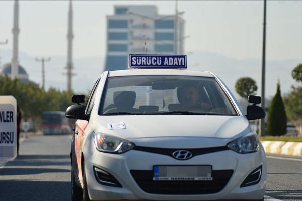 MEB, ehliyet kursu ve sınavlarında alınacak koronavirüs önlemlerini açıkladı