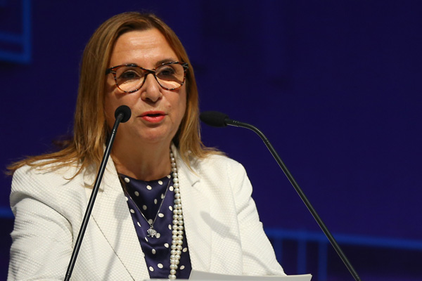 Bakan Pekcan duyurdu: İki ülkeye gümrük kapıları açıldı