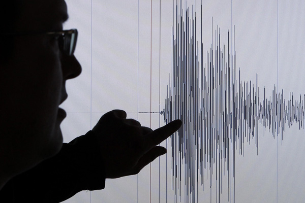 Endonezya'da 7,1 büyüklüğünde deprem