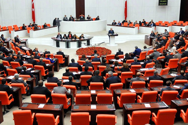 3 ismin milletvekilliği düşürüldü