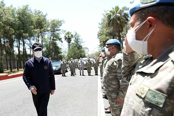 Akar ve komutanlar sınır hattında