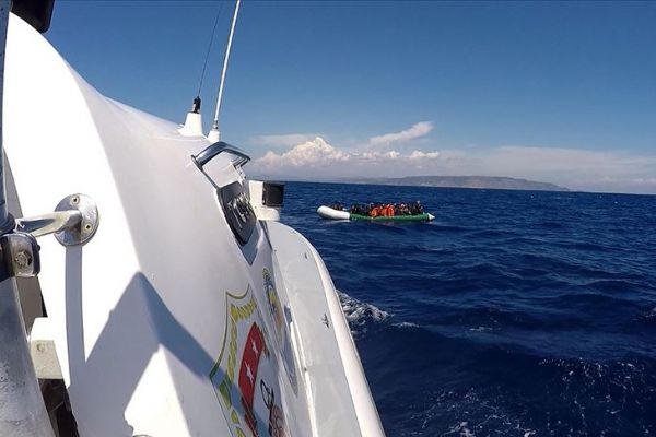 MSB, sığınmacıların kurtarılma anına ilişkin İHA görüntülerini paylaştı