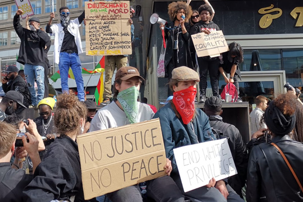 İsmet Mısırlıoğlu Timeturk için yazdı: Almanya ırkçılığını hatırladı