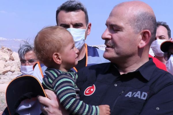 Bakan Soylu'dan duygulandıran İdlib paylaşımı