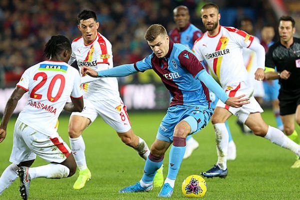 Trabzonspor, Göztepe'ye bileniyor