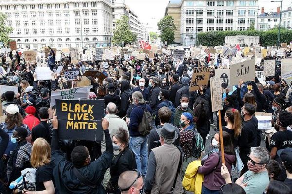 Brüksel'de ırkçılık karşıtı gösterinin ardından lüks mağazalar yağmalandı