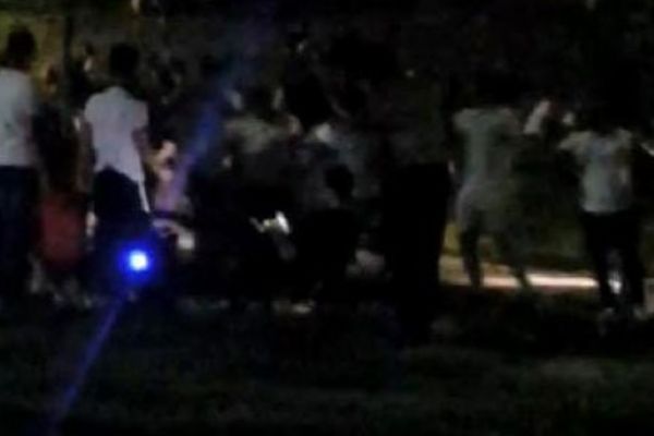 Koronavirüse aldırmadan eğlence düzenlediler