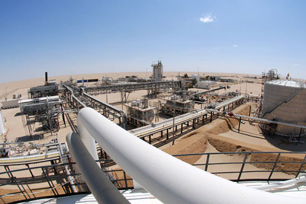 Hafter yanlısı silahlı gruplar, ülkenin en büyük petrol sahasını bastı