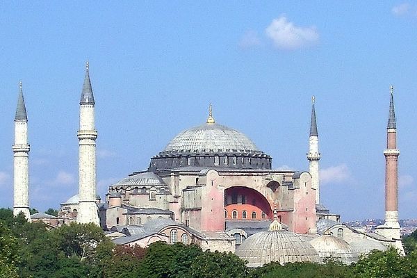 Ayasofya ne zaman yapıldı?