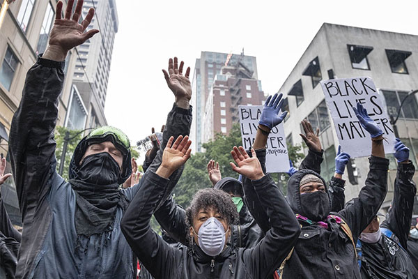 Trump’tan, Seattle Belediye Başkanı’na tepki: Bu çirkin anarşistler acilen durdurulmalı