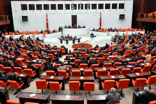 TBMM'de 10 kişi koronavirüse yakalandı